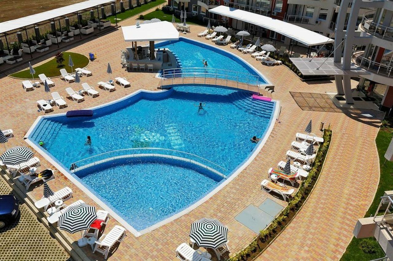Emberli Aparthotel ロゼネッツ エクステリア 写真