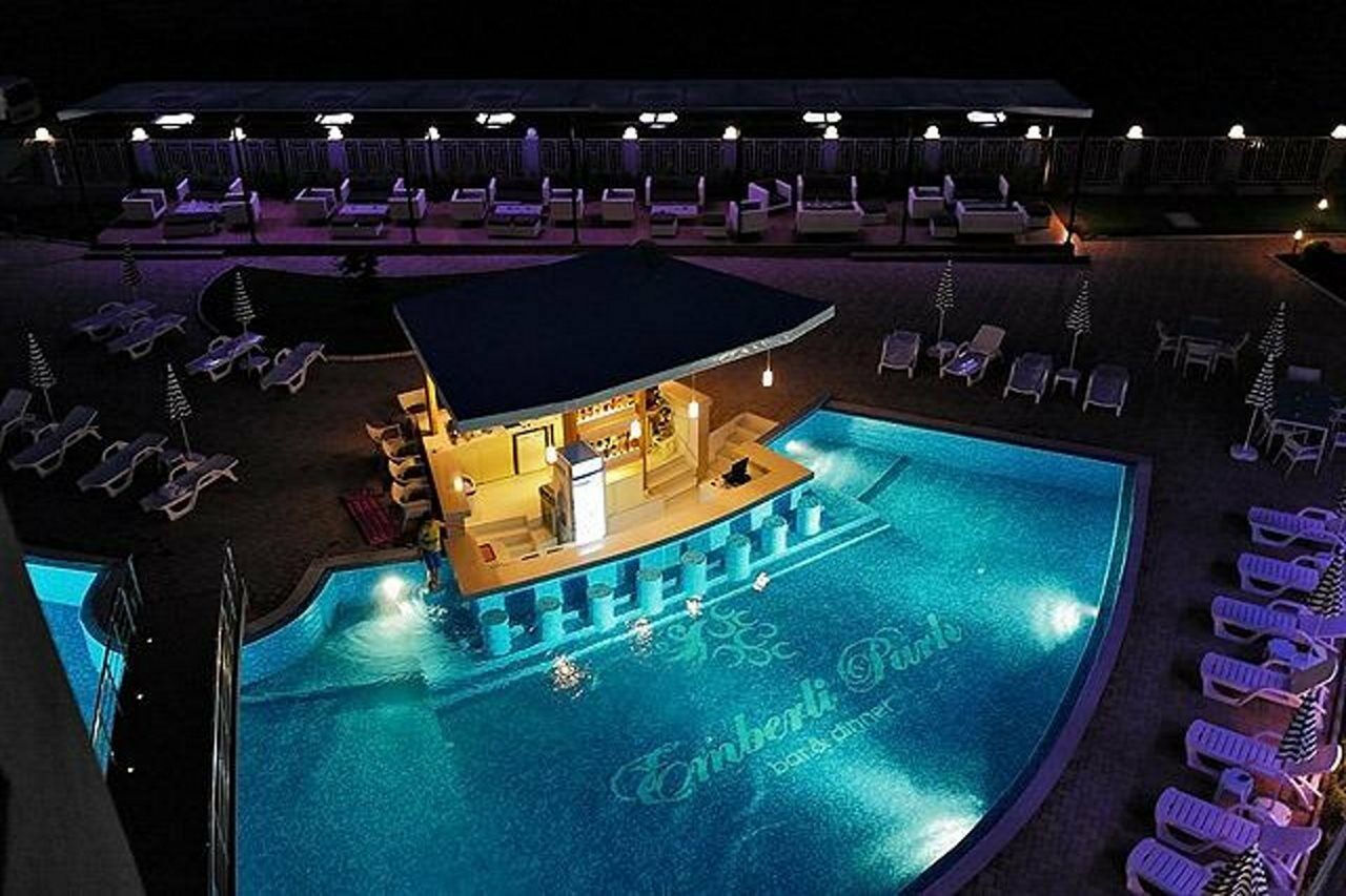 Emberli Aparthotel ロゼネッツ エクステリア 写真