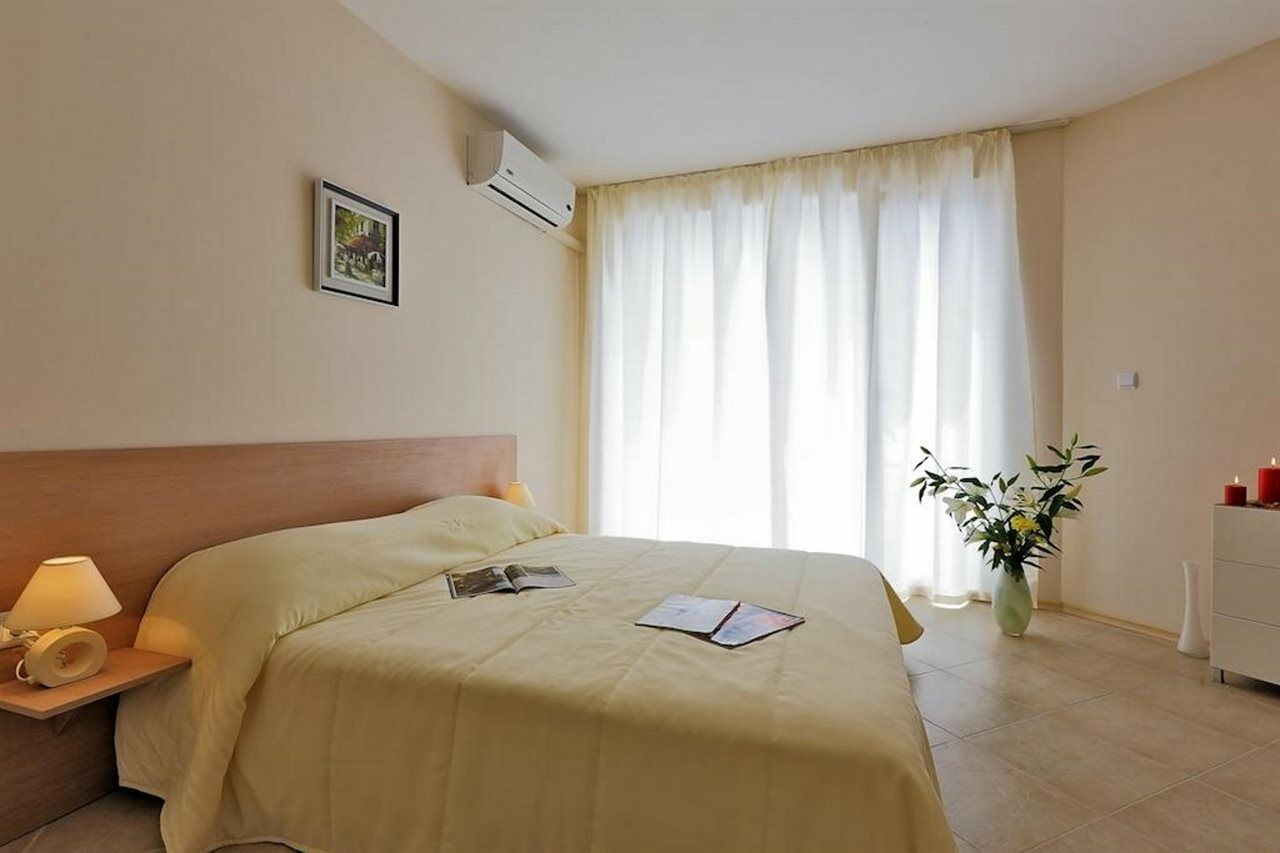 Emberli Aparthotel ロゼネッツ エクステリア 写真